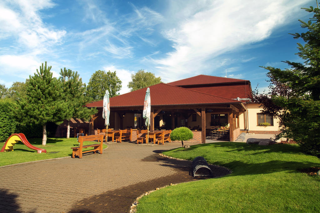 Penzion Na Netřebě Pardubice Esterno foto
